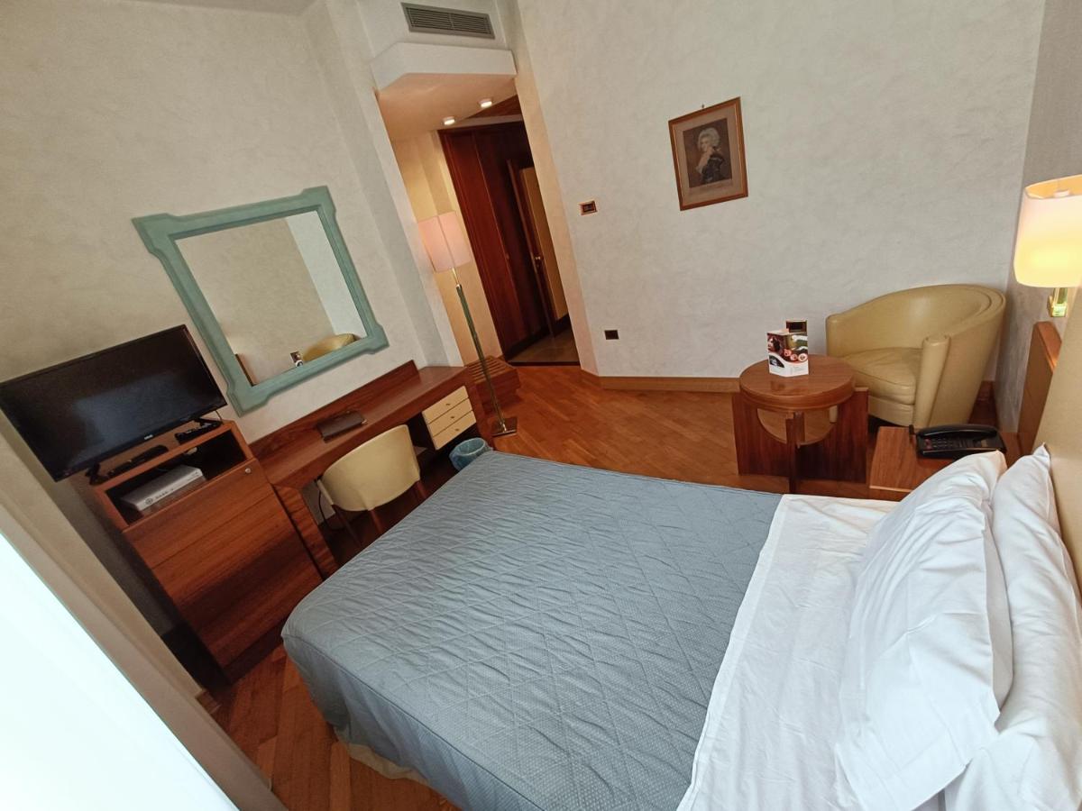 Solofra Palace Hotel & Resort Luaran gambar